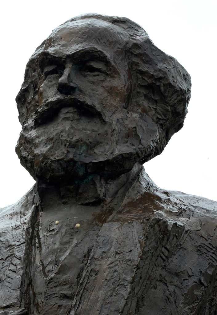 Standbeeld Karl Marx in Trier. Foto Ernest Keijzers